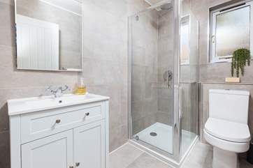 The shower room, ideal for washing salty toes.