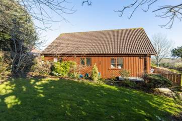 Walnut Tree Lodge sits in a 26 acre lodge estate deep in the countryside of the Roseland but within easy reach of the many beautiful beaches and coastal walks.
