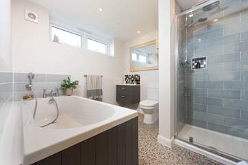 The en suite.