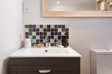 The en suite.