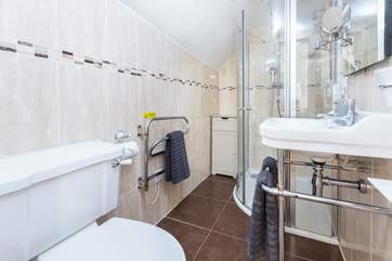 The en suite shower-room.