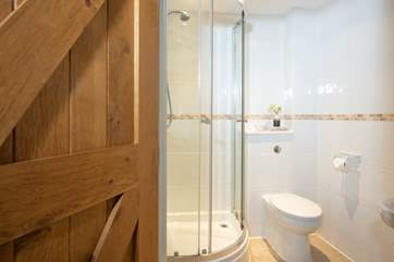 The en suite shower-room.