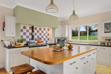 The beautifully designed kitchen/diner has all you need to create a culinary delight.