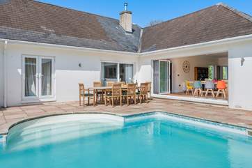 Step out of the kitchen, straight into the pool. Perfect on that summer's day.