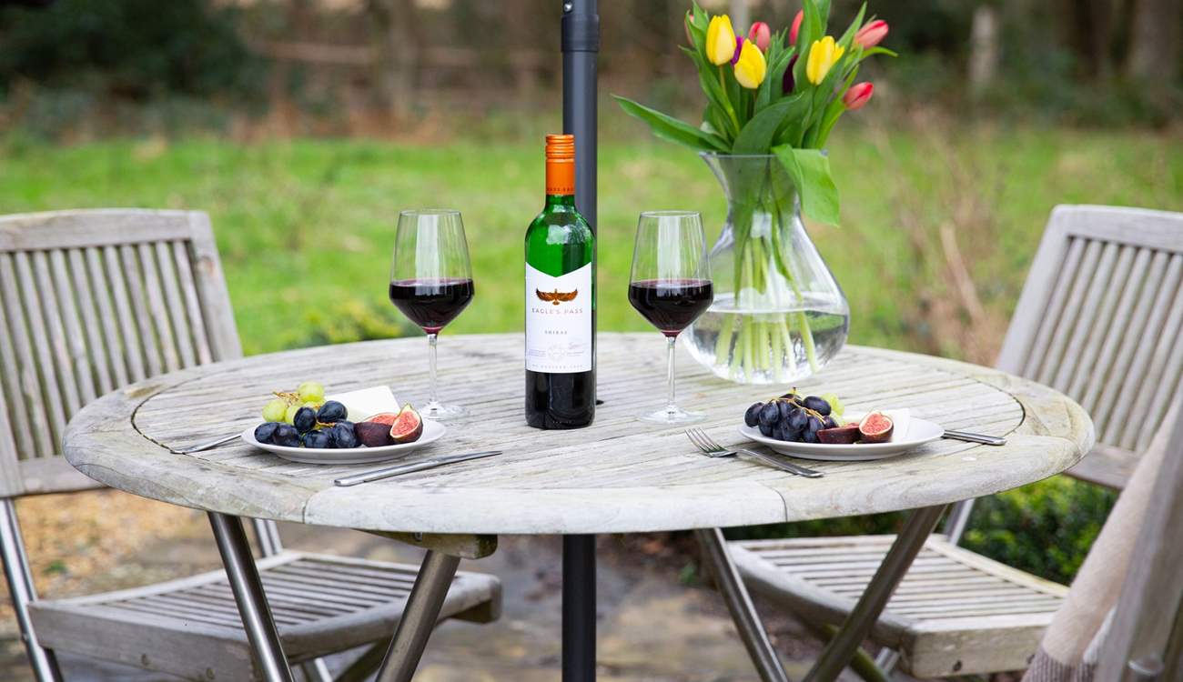 Holidays are made for al fresco dining.