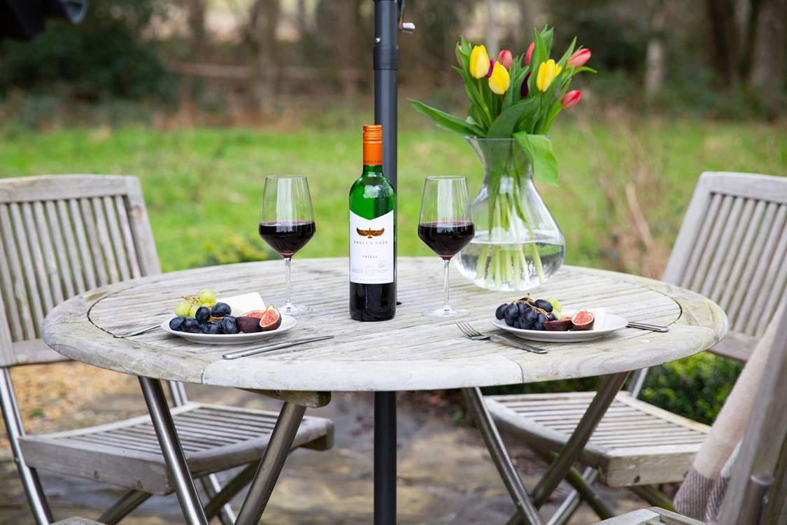 Holidays are made for al fresco dining.