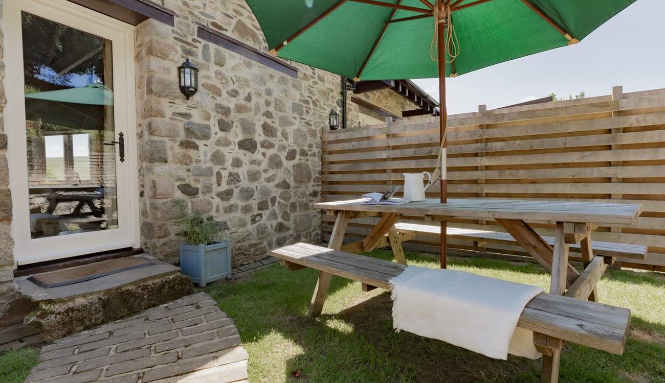 Haretor has a lovely little garden perfect for afternoon tea after a walk out across the moors.
