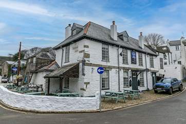 The Tamar Inn is close to the river.