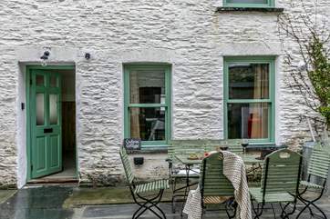 The front patio is the perfect spot for al fresco dining whilst watching the world go by.
