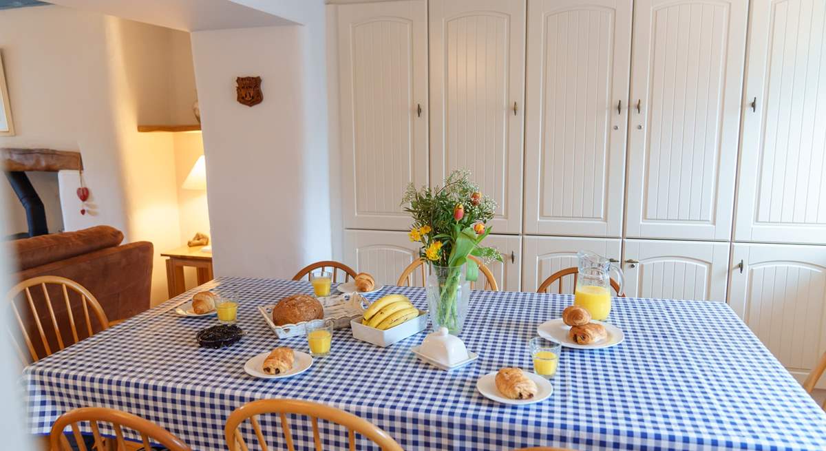 The dining area is off the second sitting-room, the perfect place to chat about the day ahead.