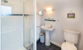 And a handy en suite shower-room. - Thumbnail Image