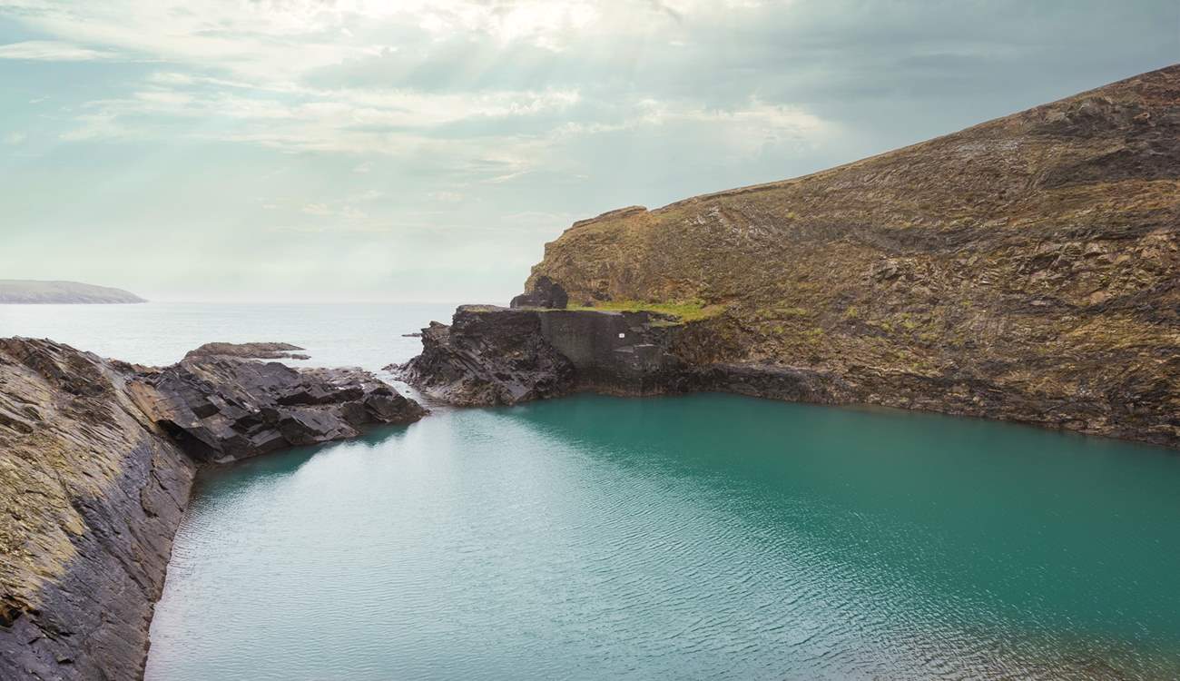 The Blue Lagoon is breathtakingly stunning at Abereiddy. 