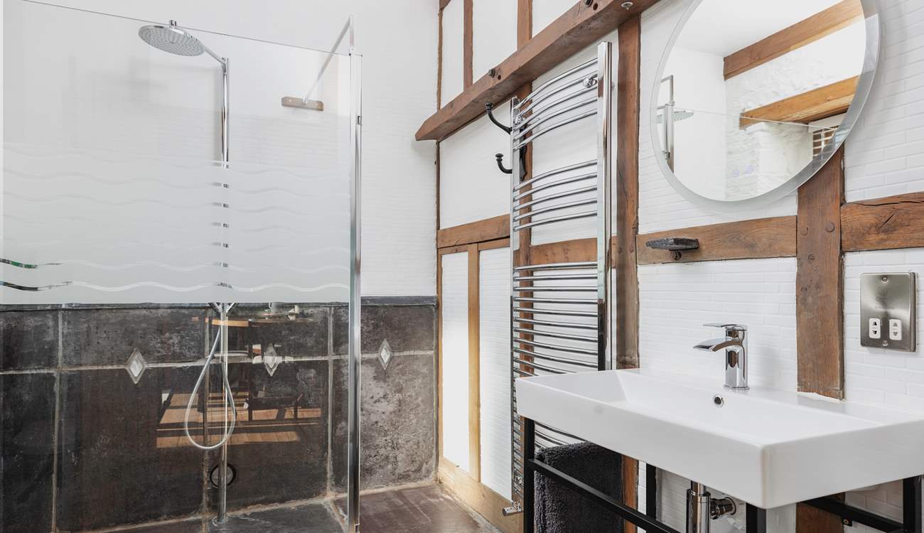 What a gorgeous wet-room!