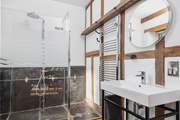 What a gorgeous wet-room!