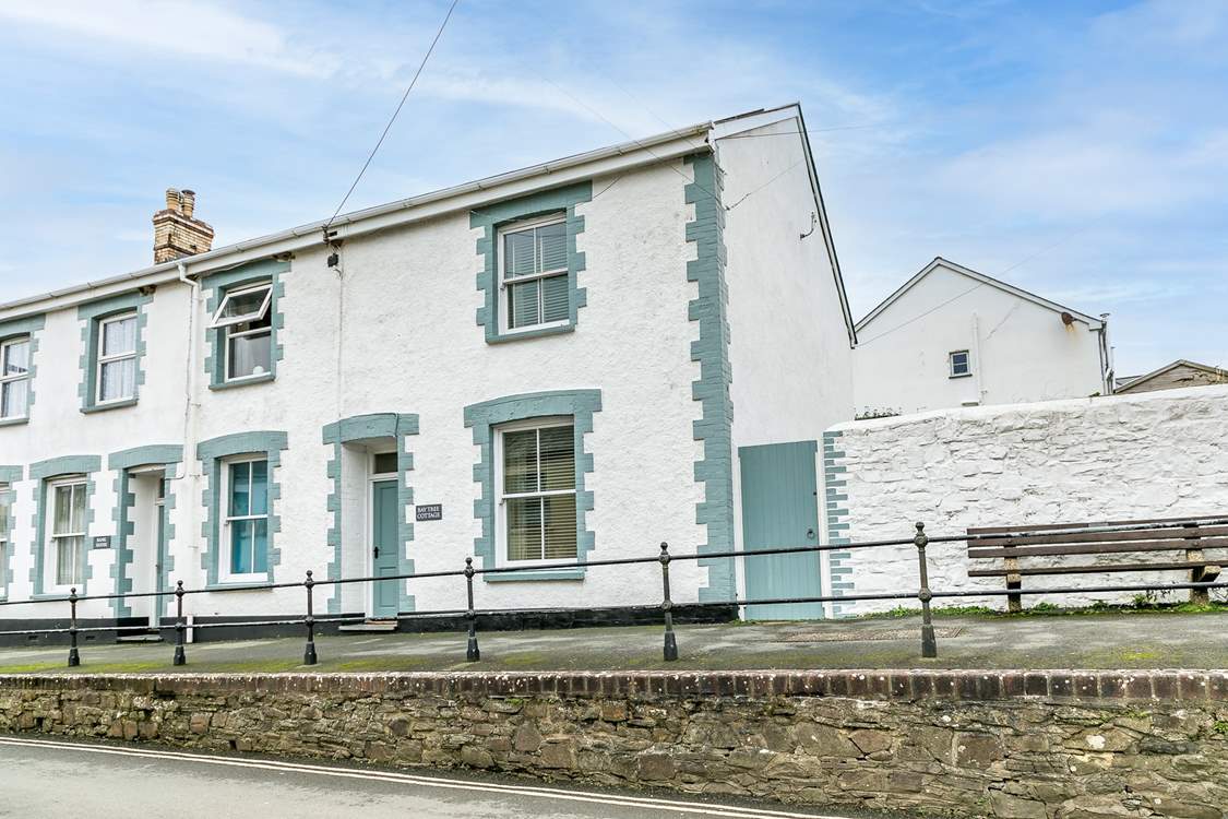 Perfectly positioned on the main street in the charming village of Hartland, welcome to Bay Tree Cottage. With the blue gate being access to your garden and side entrance through the boot room.