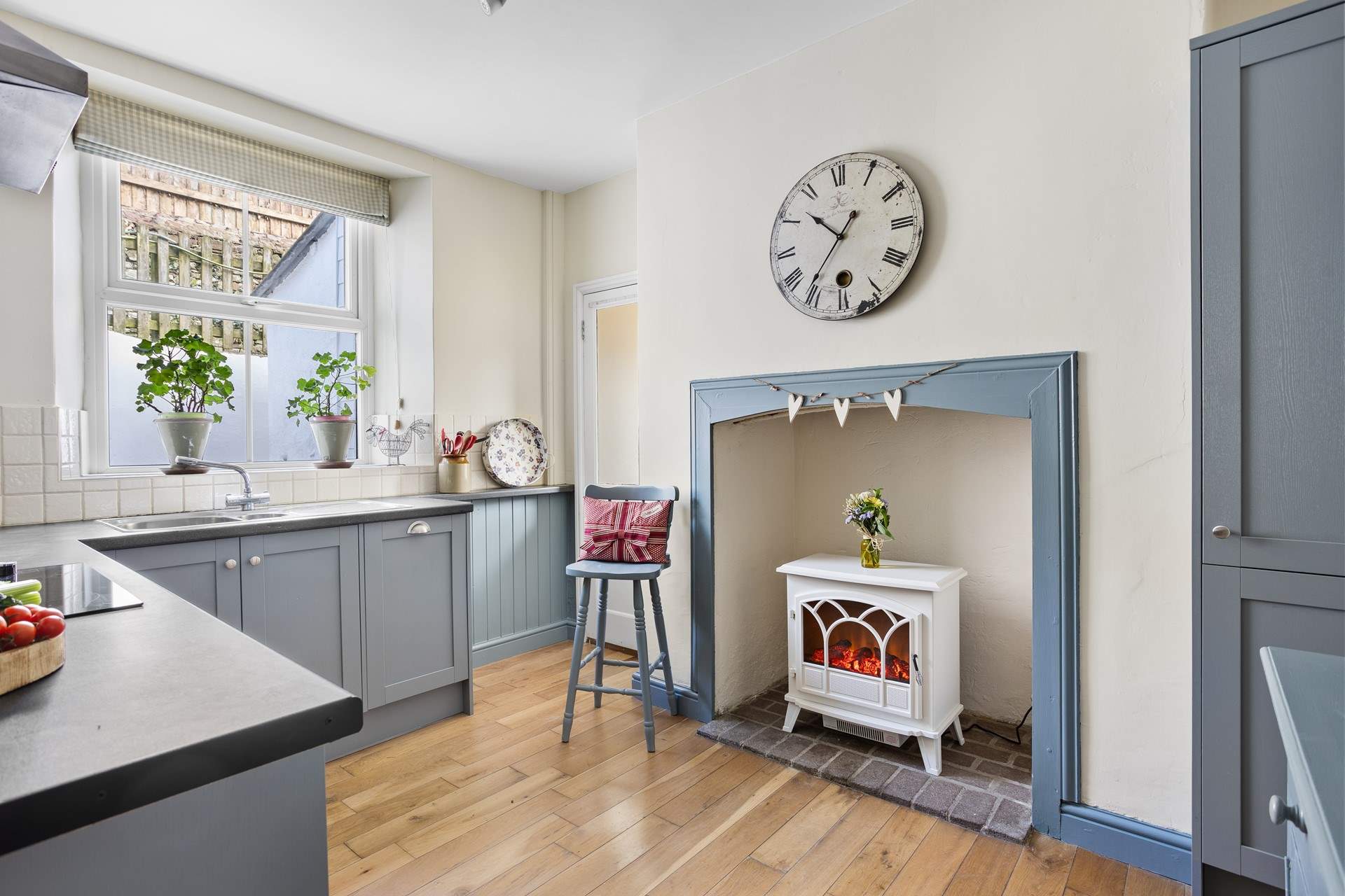 Such lovely touches throughout this lovely house.