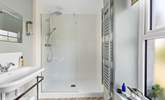 A lovely large shower for the start of each day. - Thumbnail Image