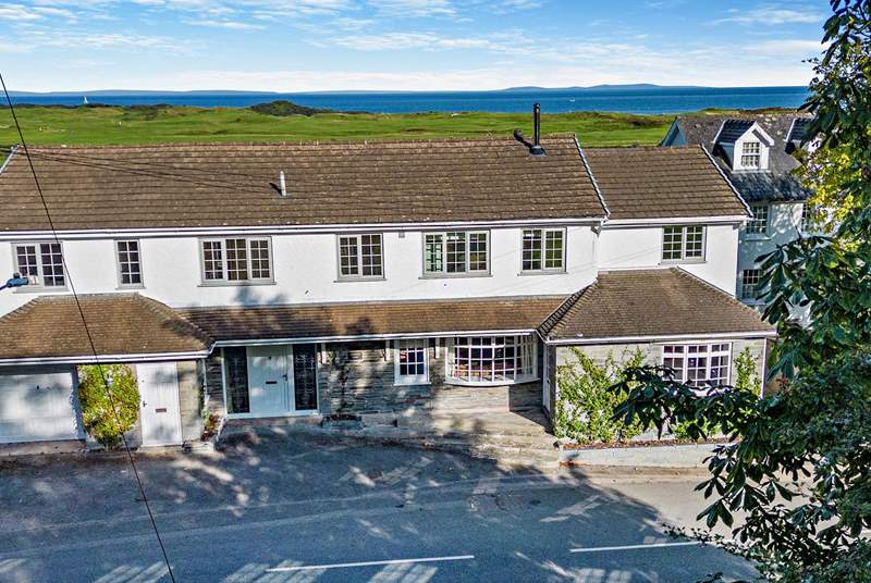 Fabulous Landsker House, nestling in a peaceful corner of the sleepy village of Penally. Take in the  breathtaking views of the Gower peninsula and the gorgeous historic town of Tenby in the distance.