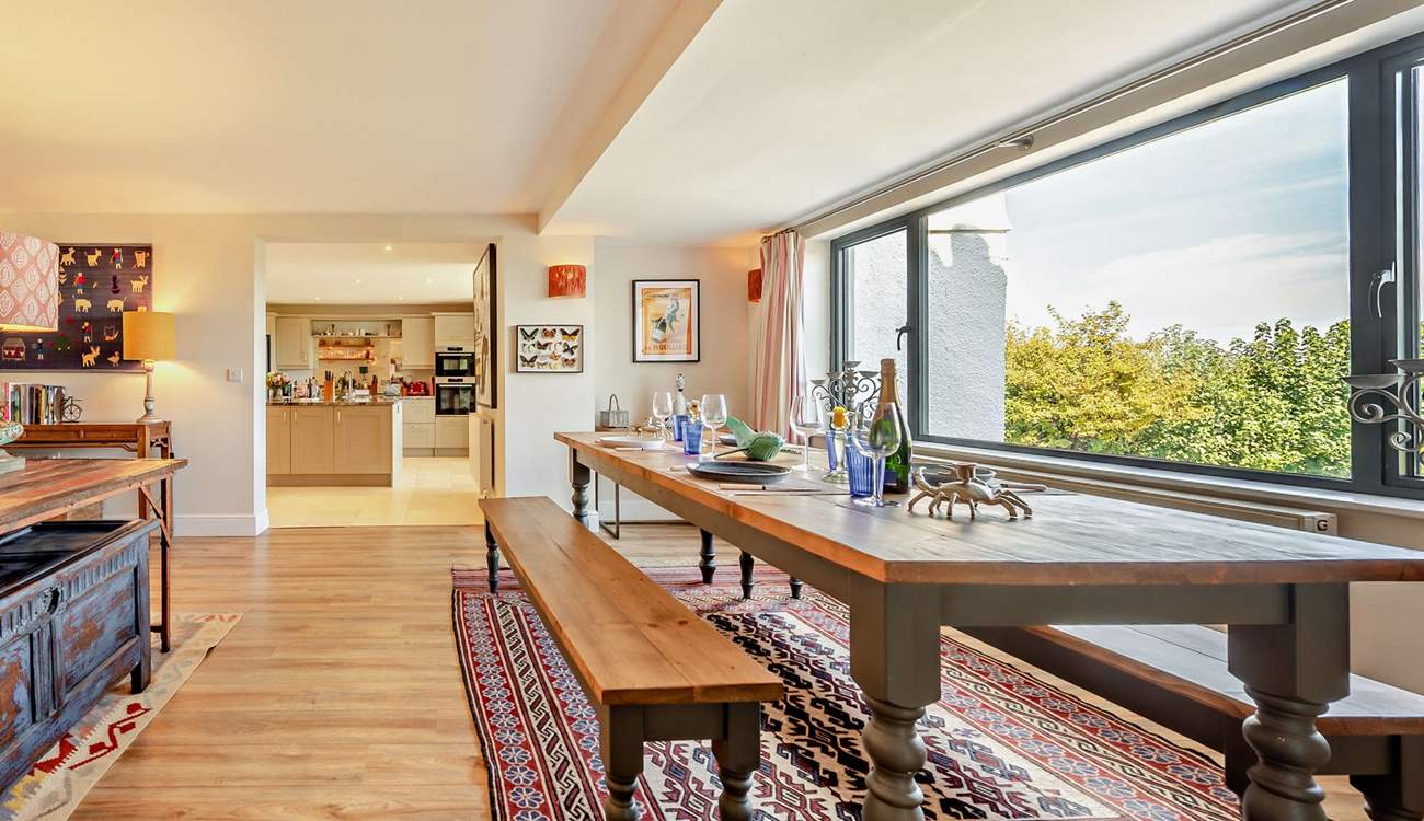 Dining with a view. So much space for everyone. 