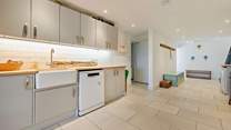 The large utility-room - just what a family needs. 