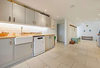 The large utility-room - just what a family needs. 