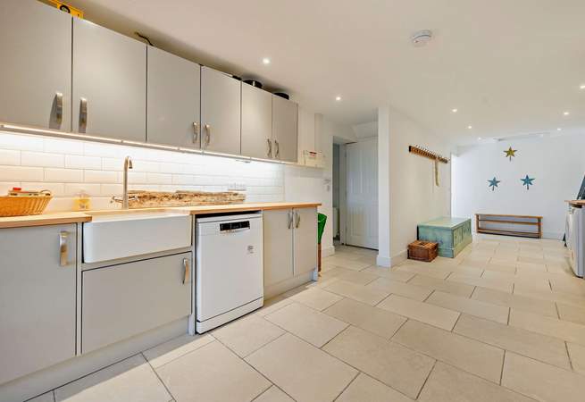 The large utility-room - just what a family needs. 