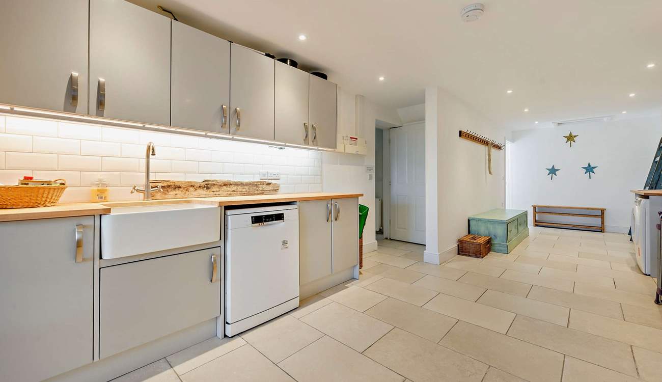 The large utility-room - just what a family needs. 