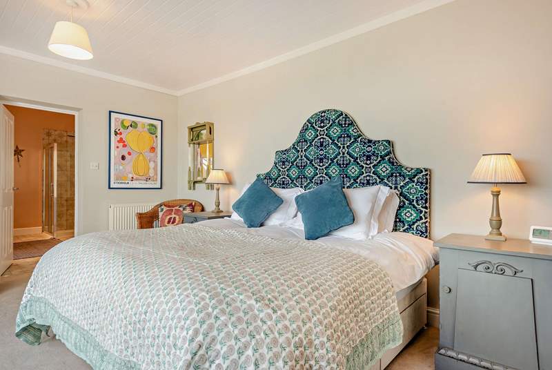 Stylish master en-suite bedroom with far reaching sea views. Take breakfast on your private verandah. B|liss. 