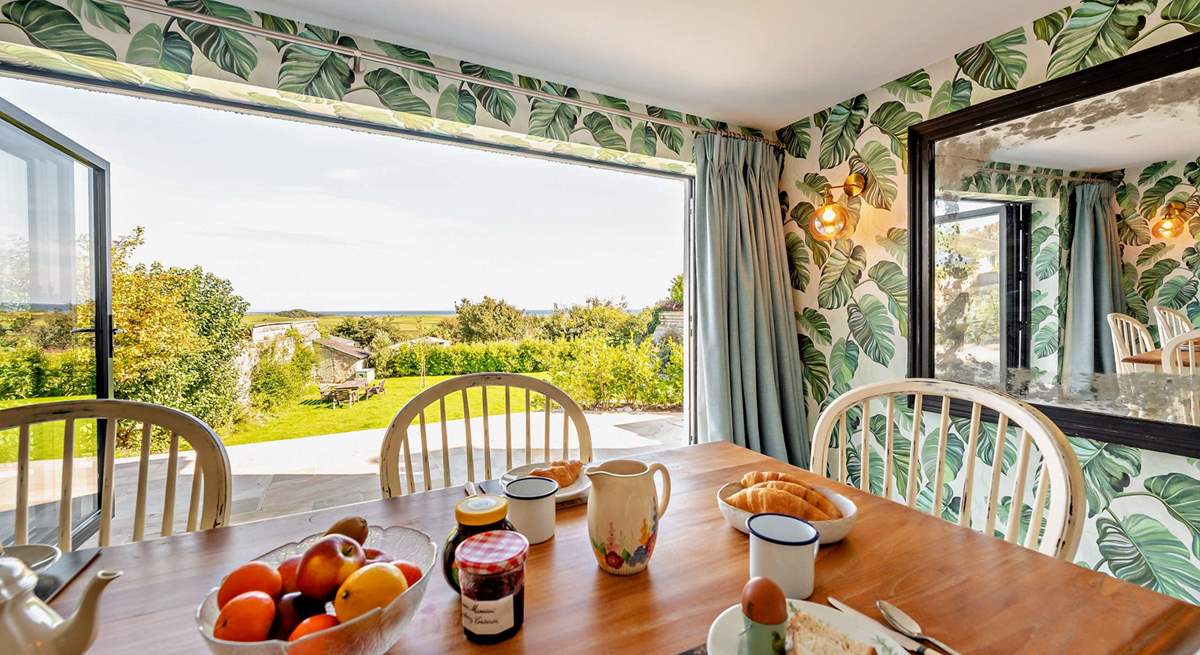 Gorgeous spot for breakfast before a beach day. 