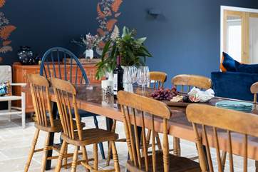 Eclectic furniture marries perfectly with the contemporary surroundings.