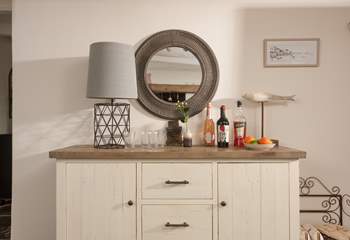 This is a very gorgeous country cottage.