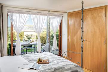 Imagine waking here!