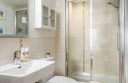 The shower in the en suite, perfect for washing salty toes.