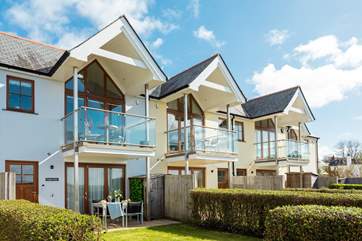Creek View is a gorgeous contemporary holiday home.