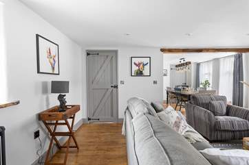Gorgeous original features marry seamlessly with the fabulous contemporary furnishings here.