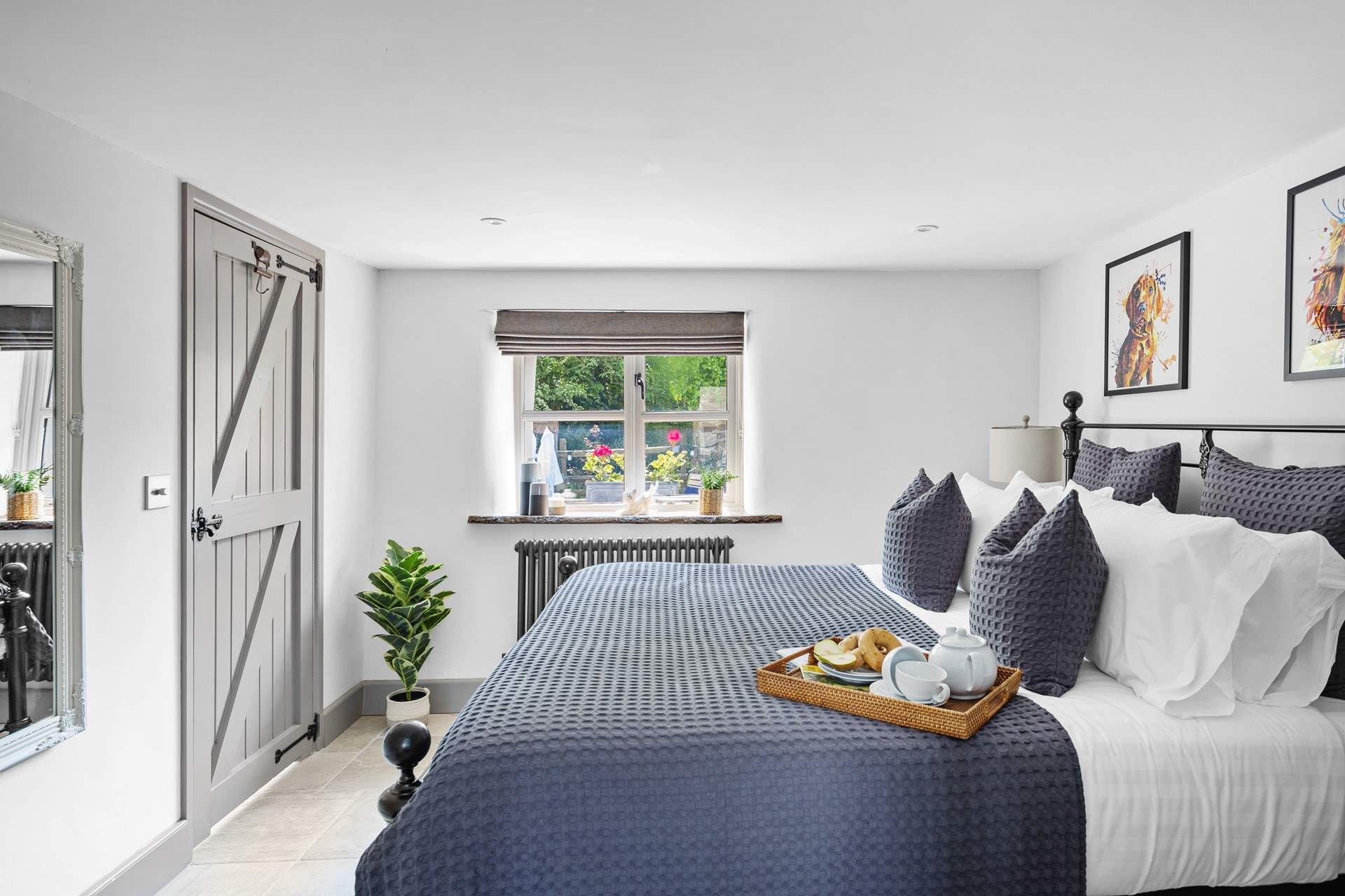 Bedroom 1 has a huge super-king size six-foot bed. 