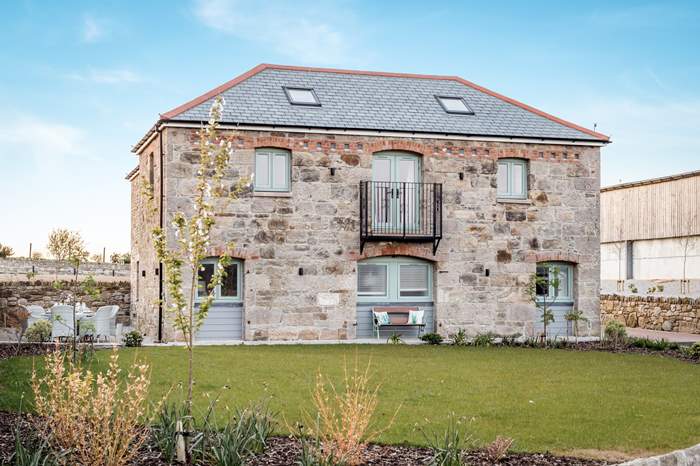 The Old Granary is a 3 bedroom self catering cottage near Helston, West Cornwall.