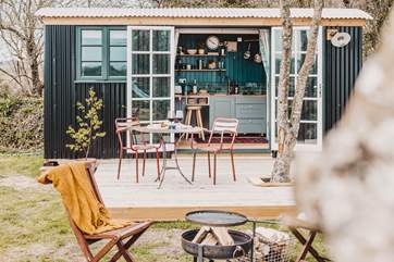 Dine al fresco on the deck and spend evenings snuggled around the fire-pit.