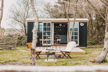 Welcome to The Field Room. Our wholesome hut, nestled amongst unspoilt nature.