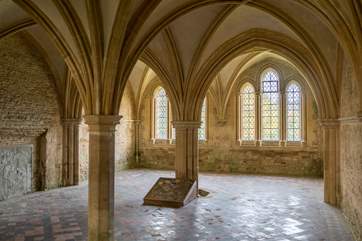 The beautiful Lacock Abbey is only a 30-minute car journey away.