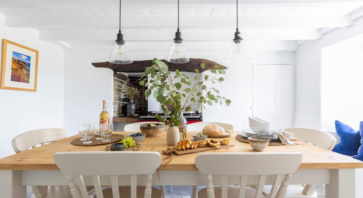 This beautiful cottage has been sympathetically restored to its former glory.