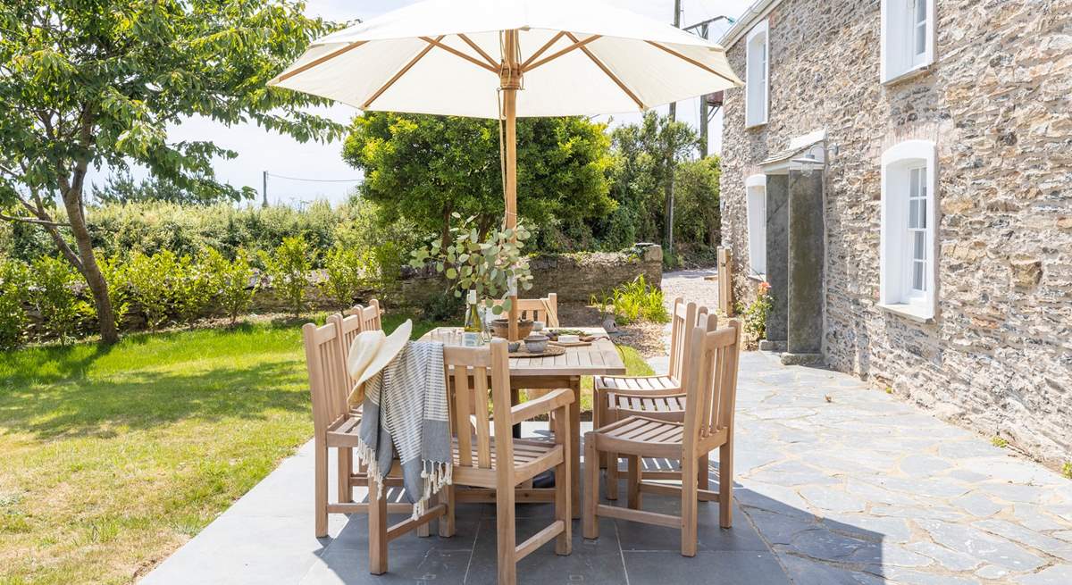 Enjoy al fresco dining at its best.