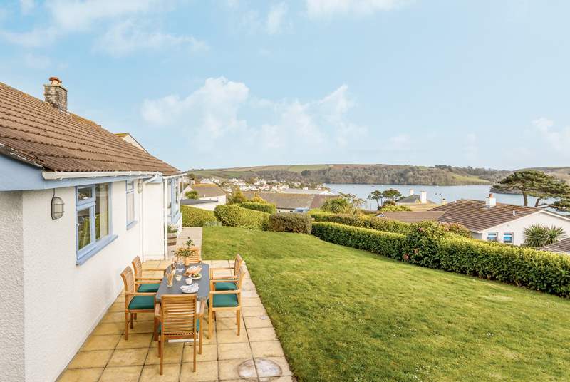 With fabulous views and in a gorgeous setting, Carricknath welcomes you.