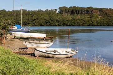 Discover one of the many coves and inlets of the Roseland.