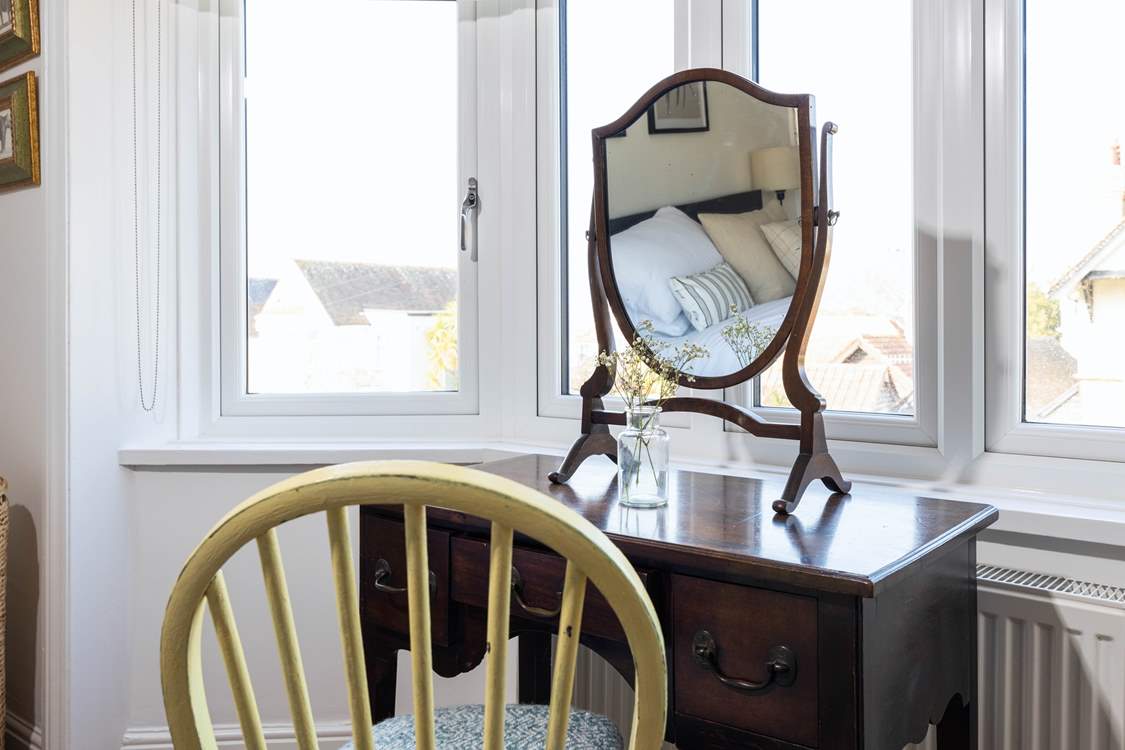 Valdora has the perfect mix of modern and contemporary furniture.