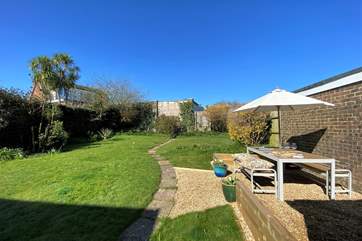 Enjoy breakfast on the sunny terrace.
