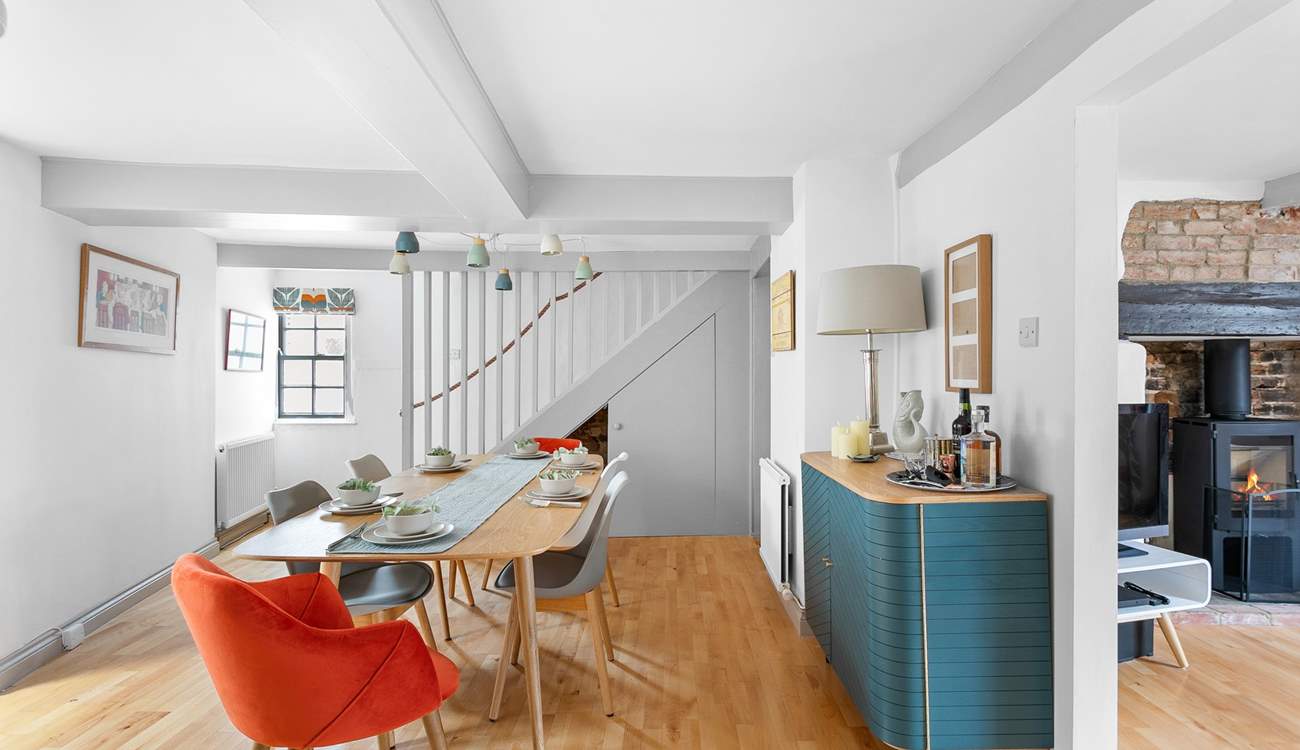 White Hart Cottage is beautifully decorated in pastel shades and the gorgeous furnishings add a ping of colour.