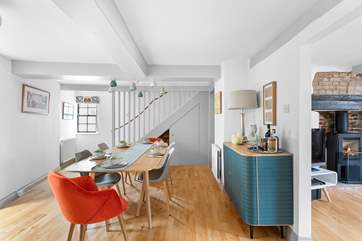 White Hart Cottage is beautifully decorated in pastel shades and the gorgeous furnishings add a ping of colour.