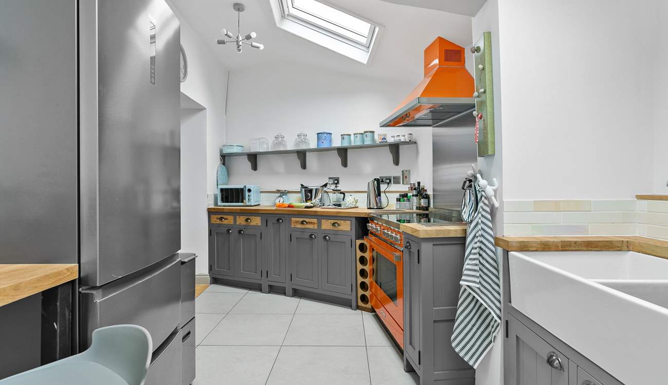 And cleverly built to make the most of the curved space.