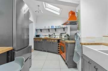 And cleverly built to make the most of the curved space.